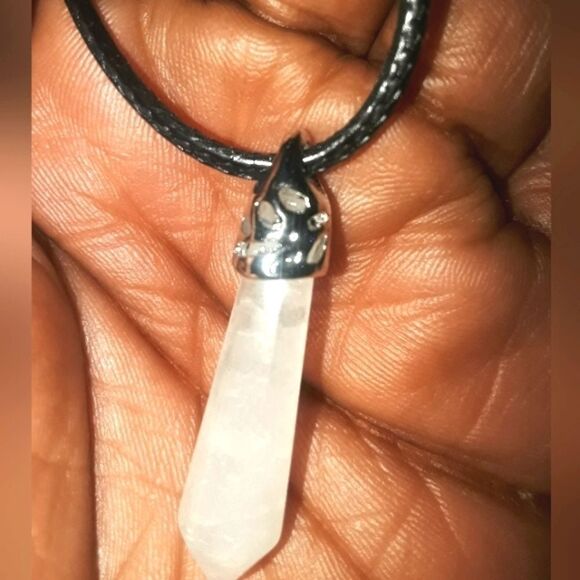 Hand crafted crystal pendant necklace - Picture 3 of 7